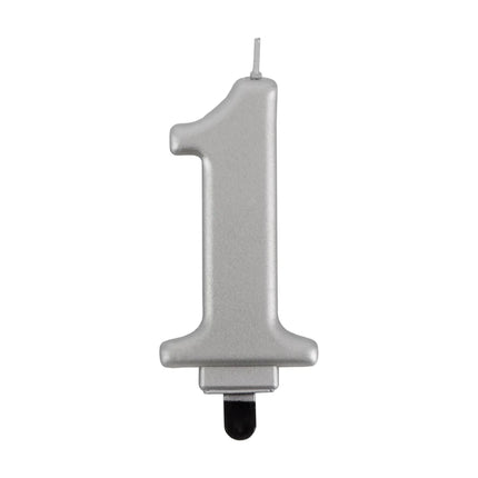 1 Jaar Kaars Zilver Metellic 7cm van VDV Benefit koop je bij Partywinkel