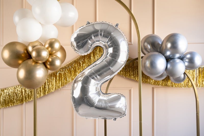 2 Jaar Cijfer Ballon Zilver Leeg 72cm van Partydeco koop je bij Partywinkel