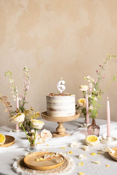 6 Jaar Kaars Bloemblaadjes 8cm van Partydeco koop je bij Partywinkel