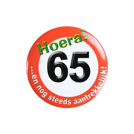 Button 65 Jaar Verkeersbord 5,5cm van Paper Dreams koop je bij Partywinkel