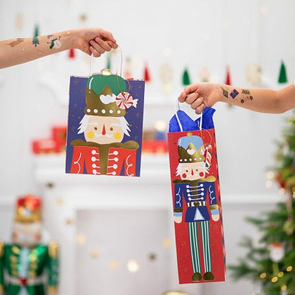 Cadeautasje Notenkraker 25cm van Partydeco koop je bij Partywinkel