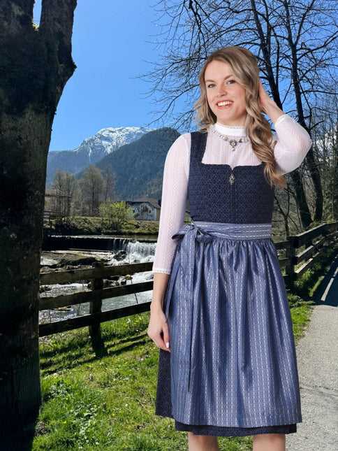 Donkerblauwe Dirndl Jurk Oktoberfest Dames Met Insteekzak 2 delig van Haus Huberts koop je bij Partywinkel