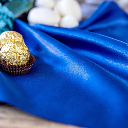 Donkerblauwe Tafelloper 16cm 9m van Partydeco koop je bij Partywinkel