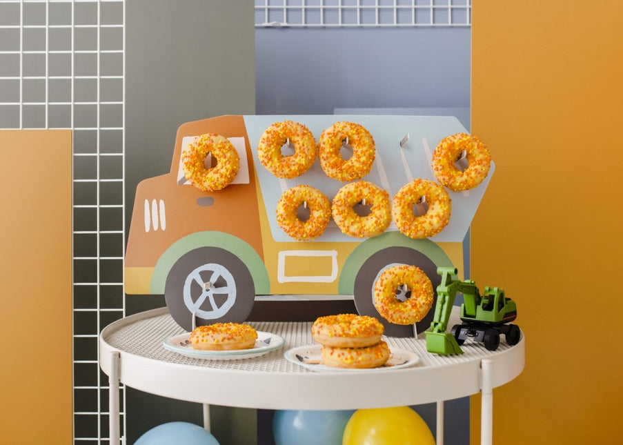 Donut Wall Vrachtwagen 61x 37cm van Partydeco koop je bij Partywinkel