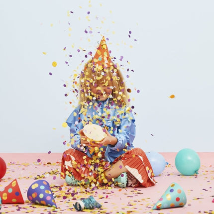 Gekleurde Feesthoedjes Stippen XL 16cm 6st van Partydeco koop je bij Partywinkel