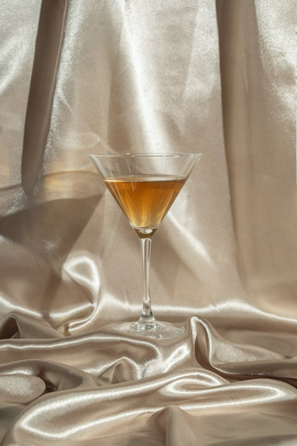 Gouden Tafelloper Satijnen 9m van Partydeco koop je bij Partywinkel