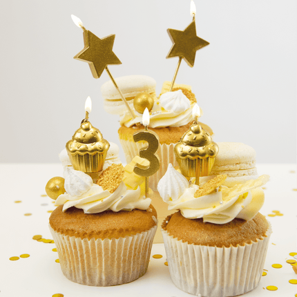 Kaarsjes 3 Jaar Cupcake Goud 17,5cm van Paper Dreams koop je bij Partywinkel