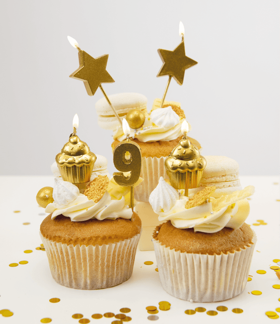 Kaarsjes 9 Jaar Cupcake Goud 17,5cm van Paper Dreams koop je bij Partywinkel