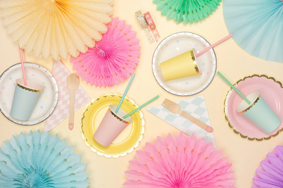 Lichtgroene Papieren Waaiers 20cm 3st van Partydeco koop je bij Partywinkel