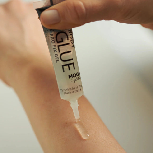Moon Glitter Pro Fix Gel / Body Glue Pro Fix Gel / Body Glue 15ml van Moon Creations koop je bij Partywinkel