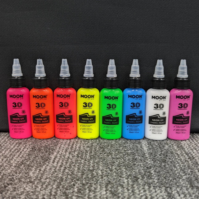 Moon Glow Neon UV Fabric Paint 30ml Intense Green 30ml van Moon Creations koop je bij Partywinkel