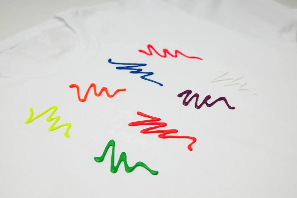 Moon Glow Neon UV Fabric Paint 30ml White 30ml van Moon Creations koop je bij Partywinkel