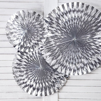 Papieren Waaiers Zilver Folie Set 23 - 40cm 3 delig van Partydeco koop je bij Partywinkel
