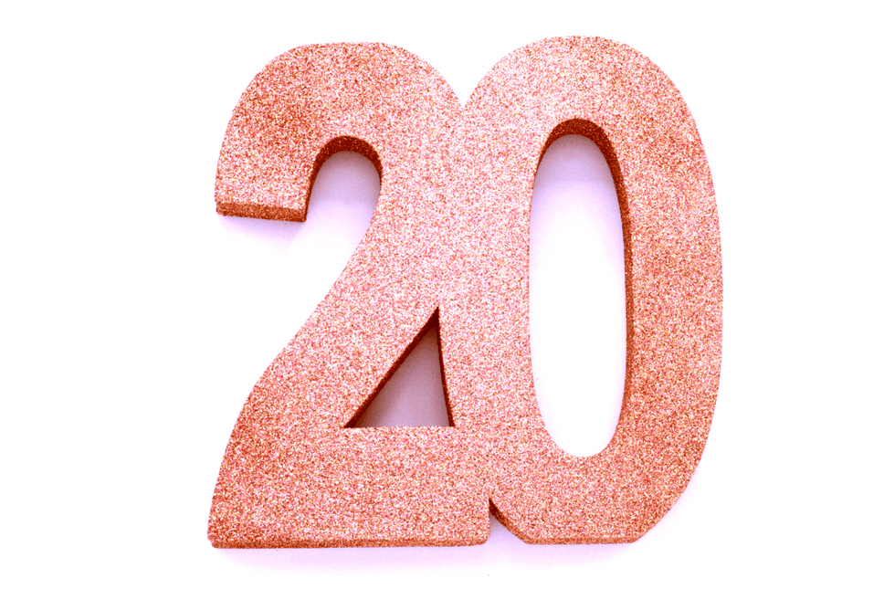 Rose Goud Tafeldecoratie Cijfer 20 Glitter 20,5cm van WeFiesta koop je bij Partywinkel