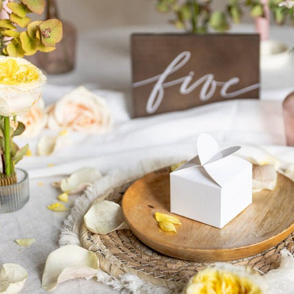Witte Geschenkdoosjes 6cm 10st van Partydeco koop je bij Partywinkel